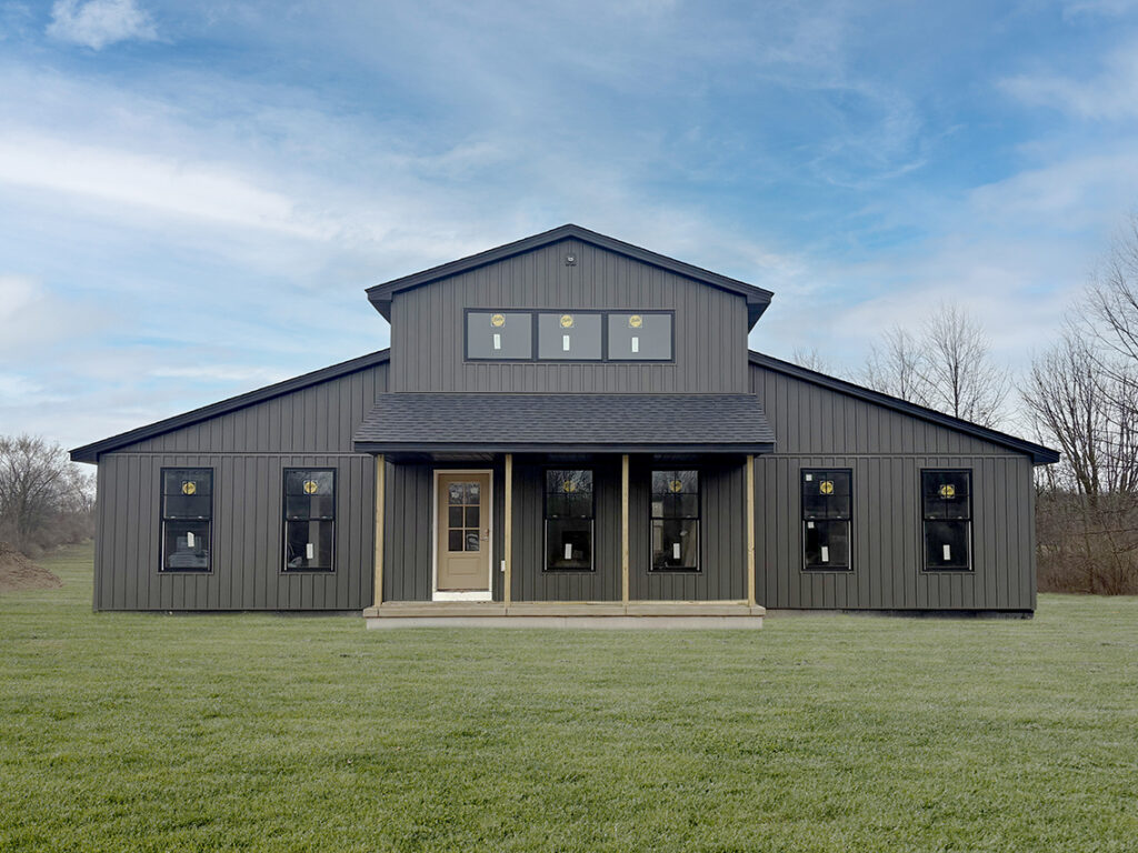 Indoor-outdoor connection and front porch living - Farmhouse