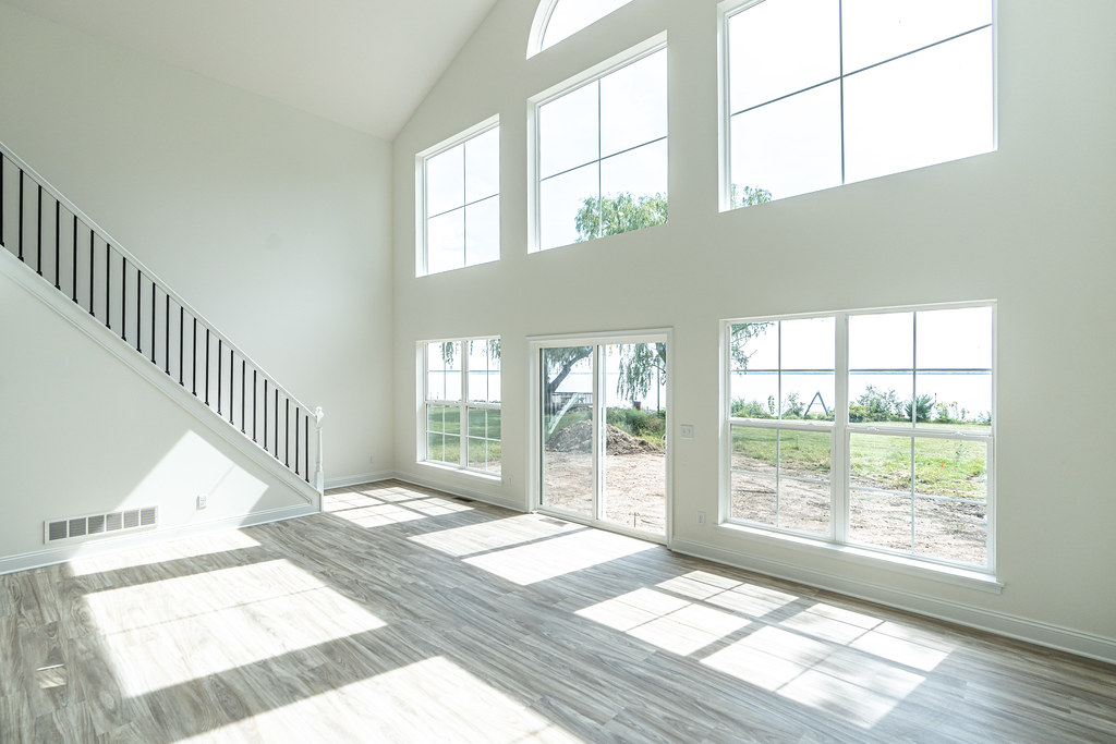Lynden Lakehouse Windows