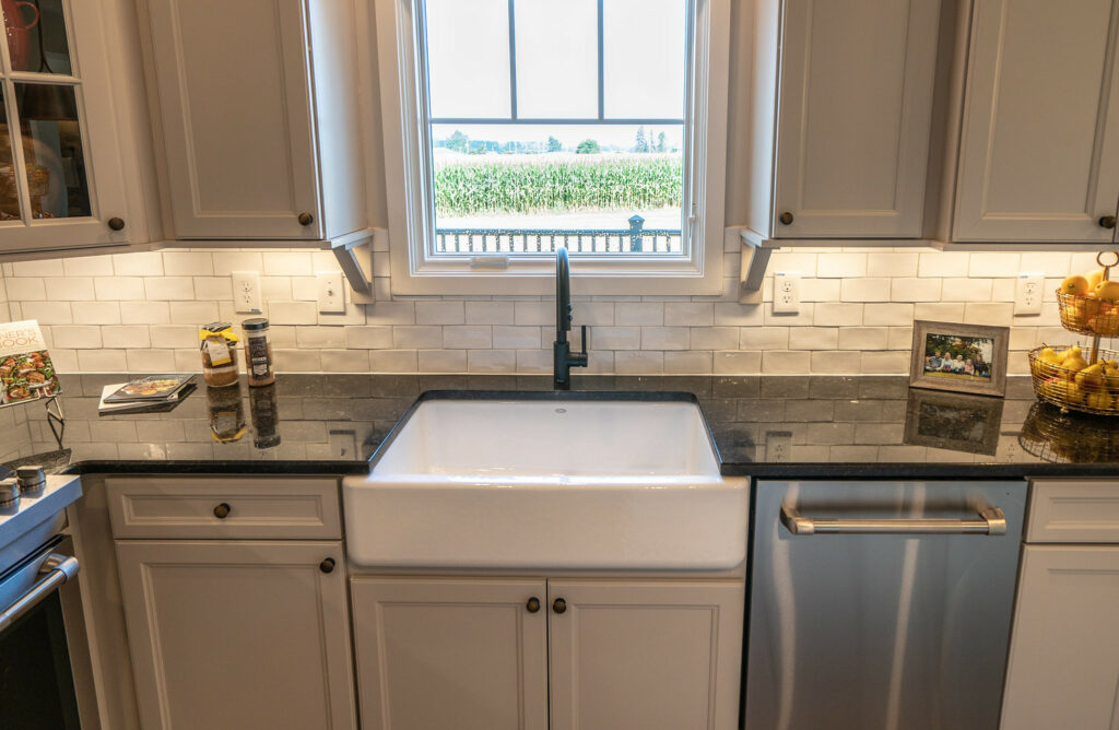 Farmhouse kitchen sinks